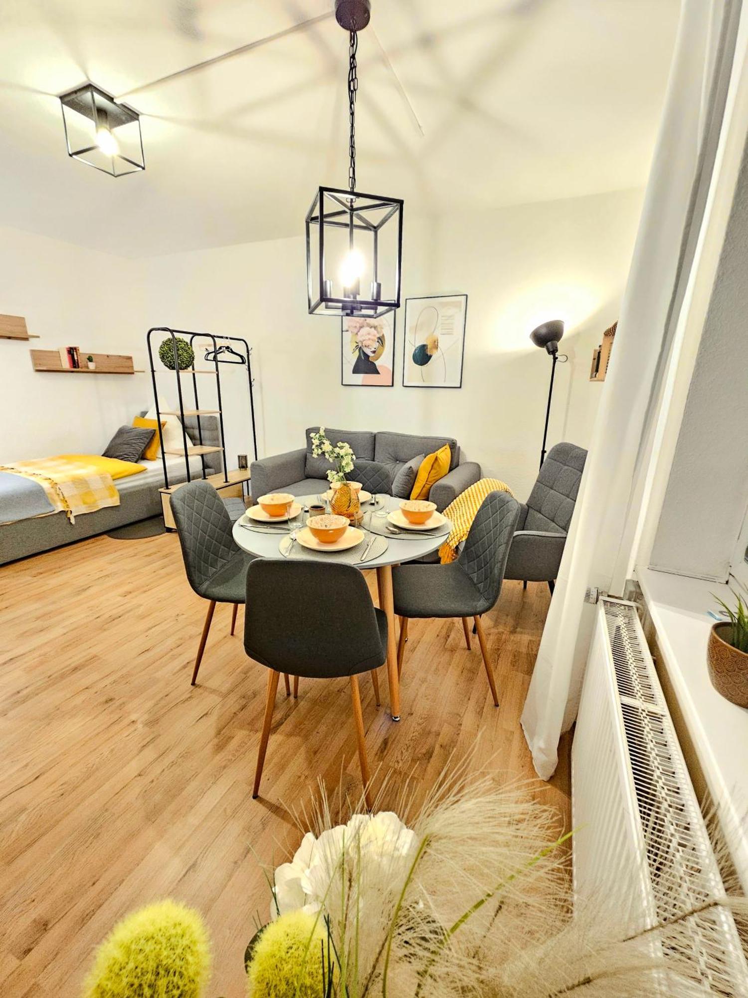 Fewo Honey, Ganze Ferienwohnung Mit 3 Schlafzimmern, Waschmaschine,Businesswohnung, Monteurzimmer Salzgitter Εξωτερικό φωτογραφία